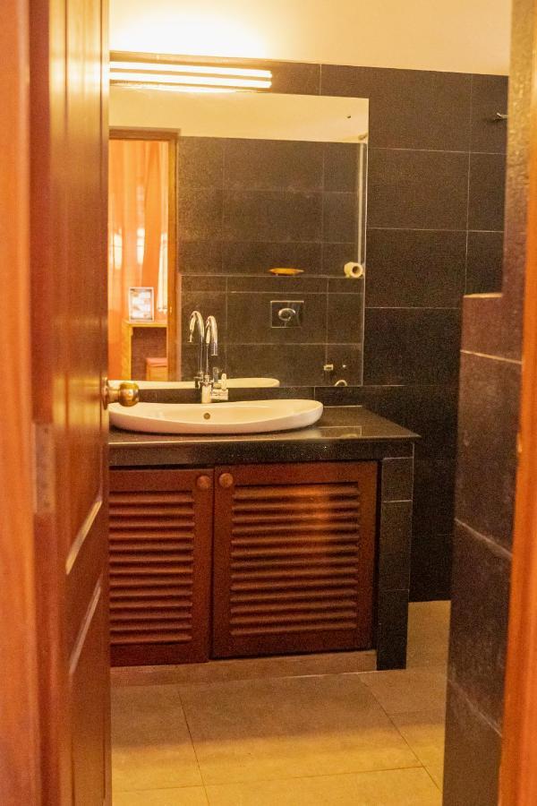 Battaramulla Boutique Villa Sri Jaiavardenapura-Kotte Exterior foto